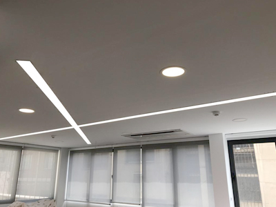 چراغ خطی بدون لبه توکار مدل L02 کار شده در سقف کاذب کناف